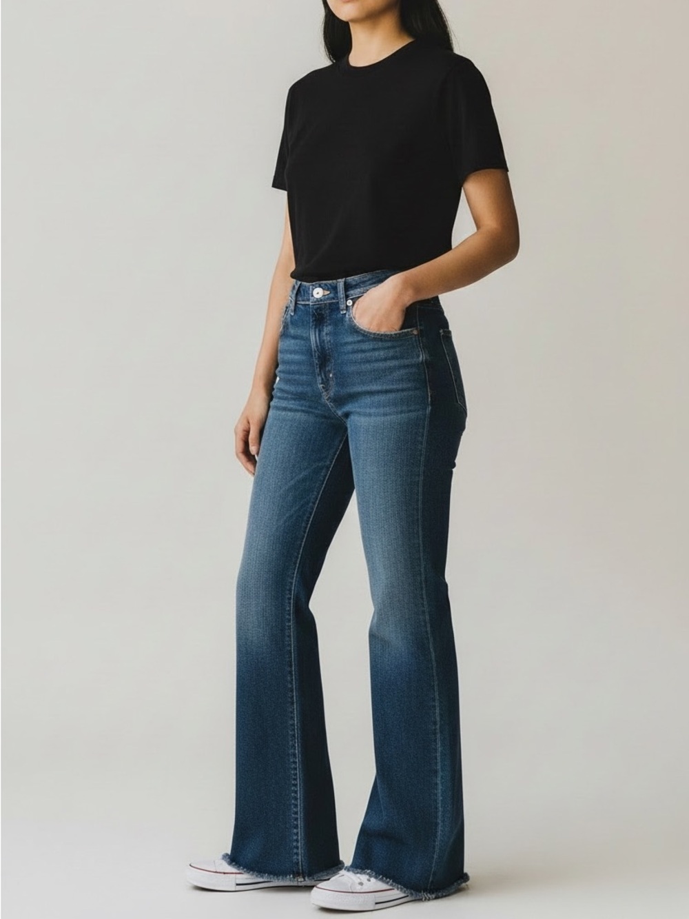 Closed women’s jeans flare blue size 27 wide leg high rise distressed slight